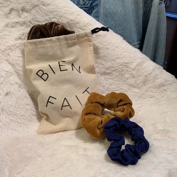 Urban Outfitters UO Assorted Scrunchie Set - Picture 3 of 3